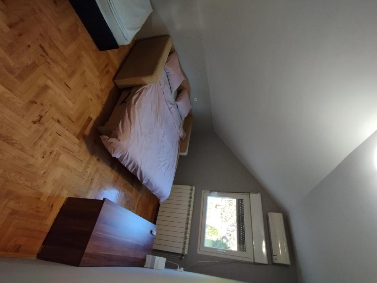 Aleksandra Apartment